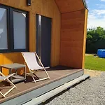 Dom I Nad Morzem I Jeziorem - - Jaroslawiec * Jezierzany