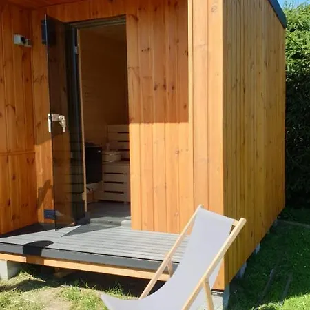 Dom I Nad Morzem I Jeziorem - - Jaroslawiec Jezierzany