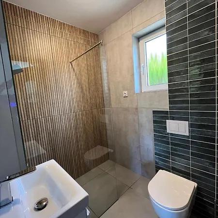 Feriehus Dom I Nad Morzem I Jeziorem - - Jaroslawiec *